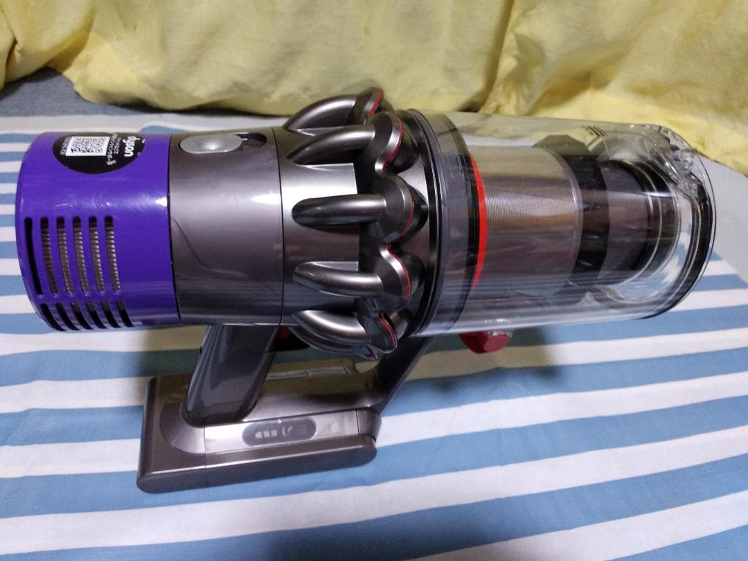 Henneyさん専用ダイソン　掃除機　SV12　消耗部品交換、分解清掃済