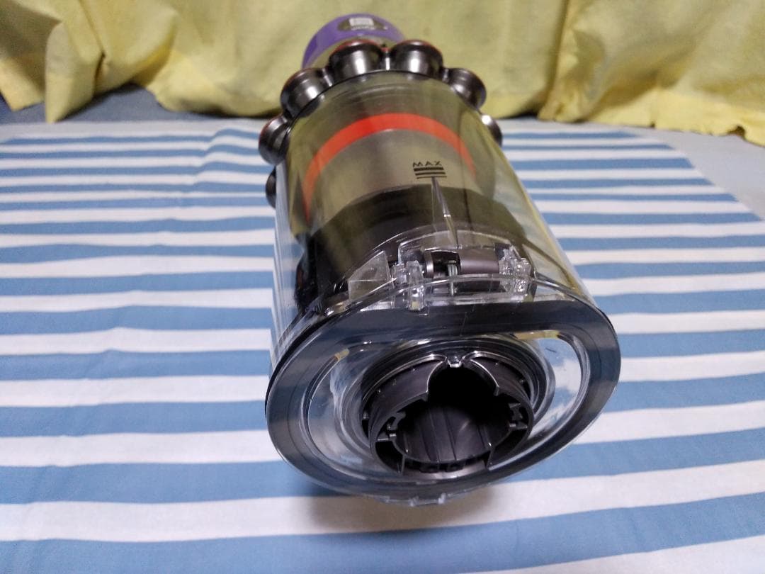 Henneyさん専用ダイソン　掃除機　SV12　消耗部品交換、分解清掃済