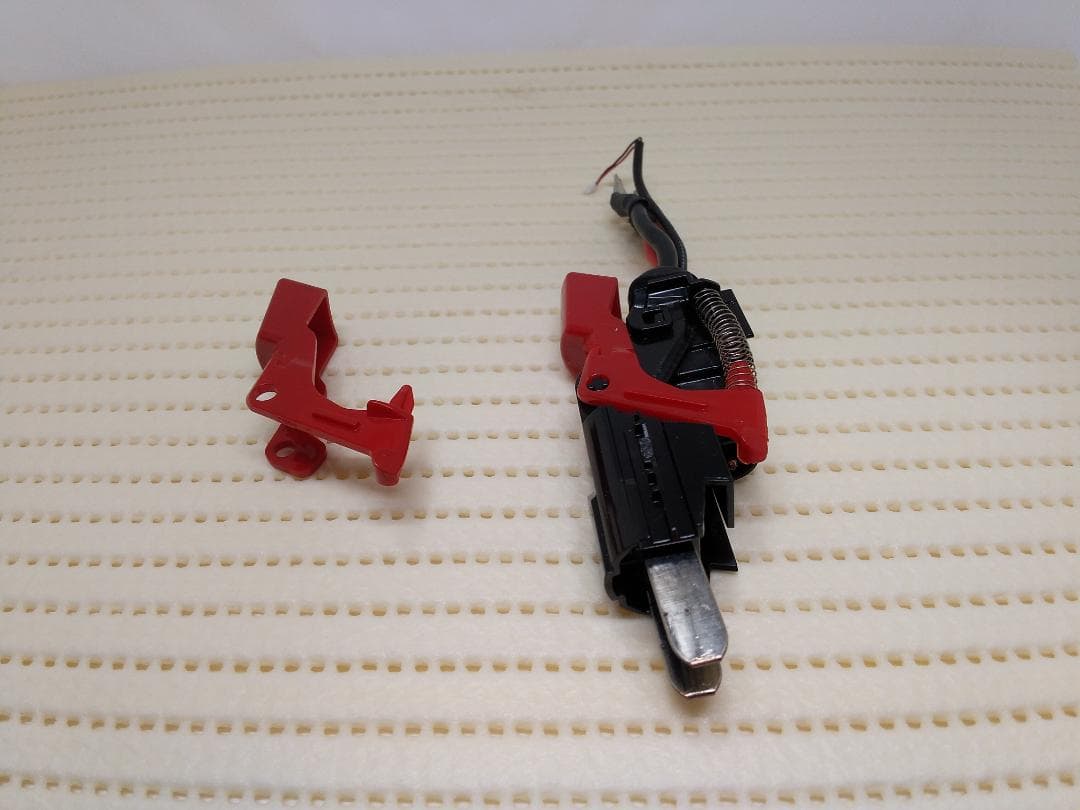 Henneyさん専用ダイソン　掃除機　SV12　消耗部品交換、分解清掃済