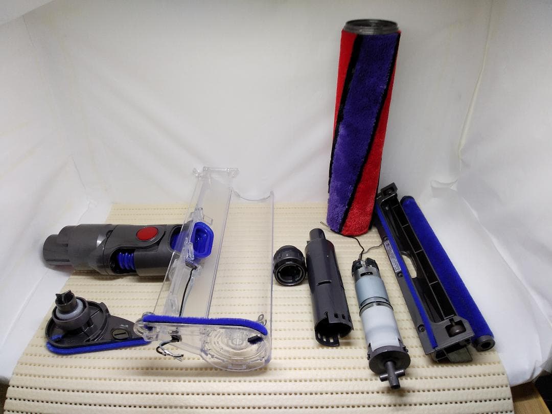 Henneyさん専用ダイソン　掃除機　SV12　消耗部品交換、分解清掃済