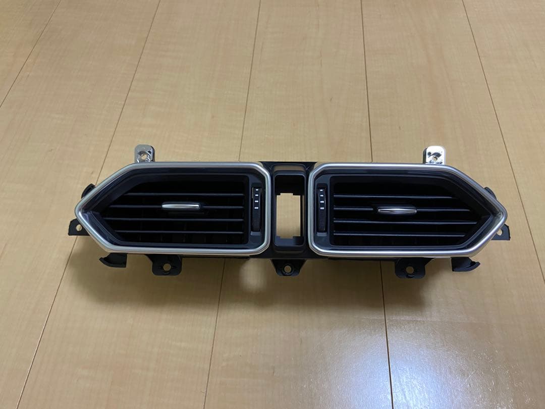 K*r様 マツダ純正 KB8M-64-71YB02 エアコンベンチレーター