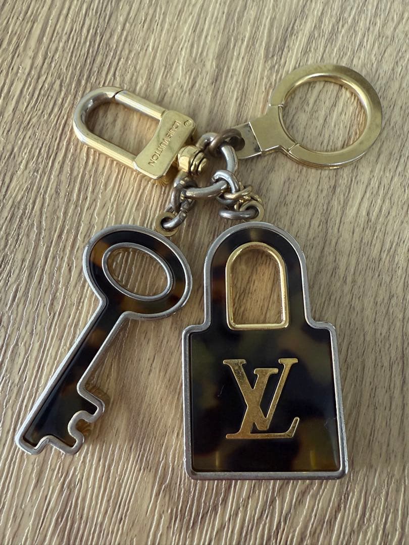 Louis Vuitton べっ甲 鍵　南京錠　キーチャーム　ルイヴィトン