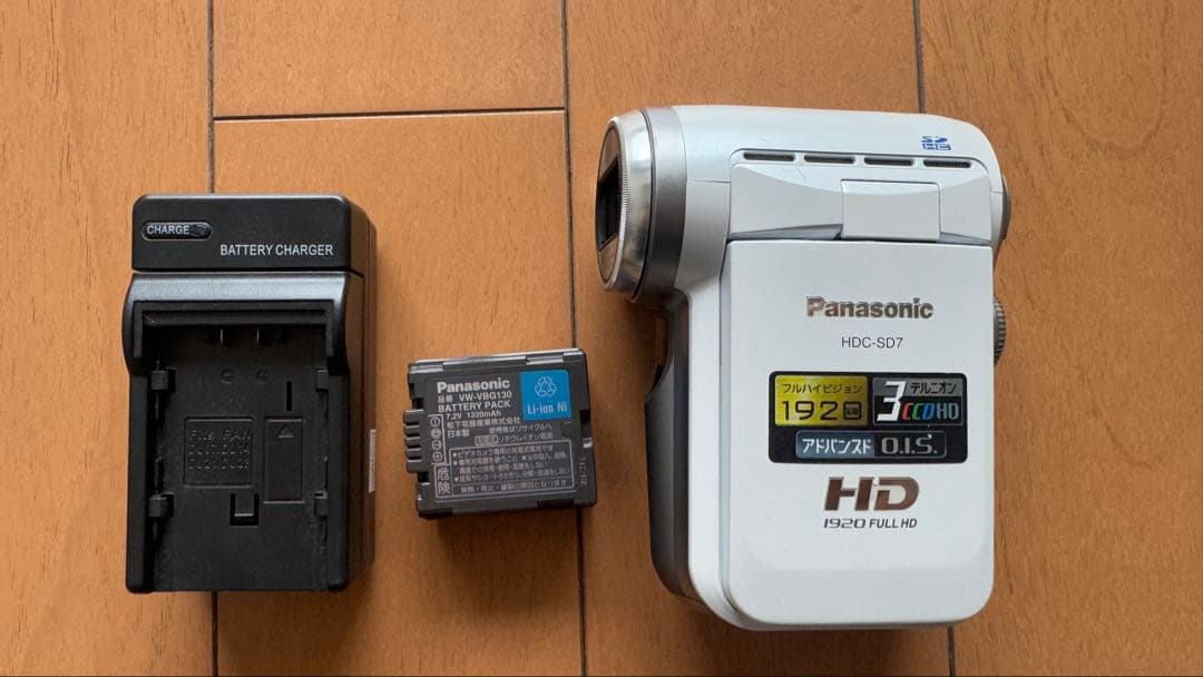 動作品パナソニック Panasonic HDC-SD7白 デジタルビデオカメラ