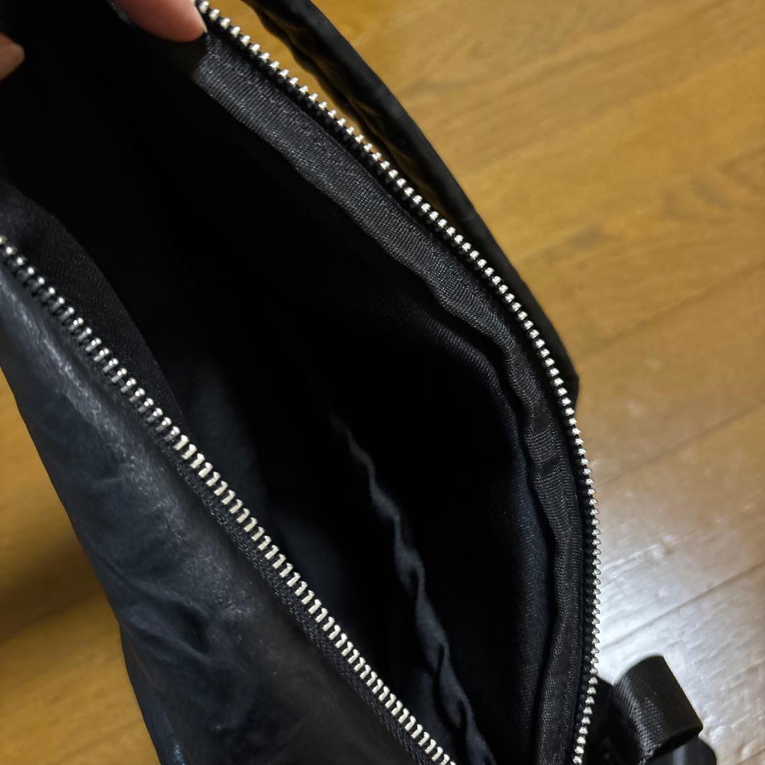 ユ*。様 ZUCCa / EMBOSSボディバッグ /　黒ブラック