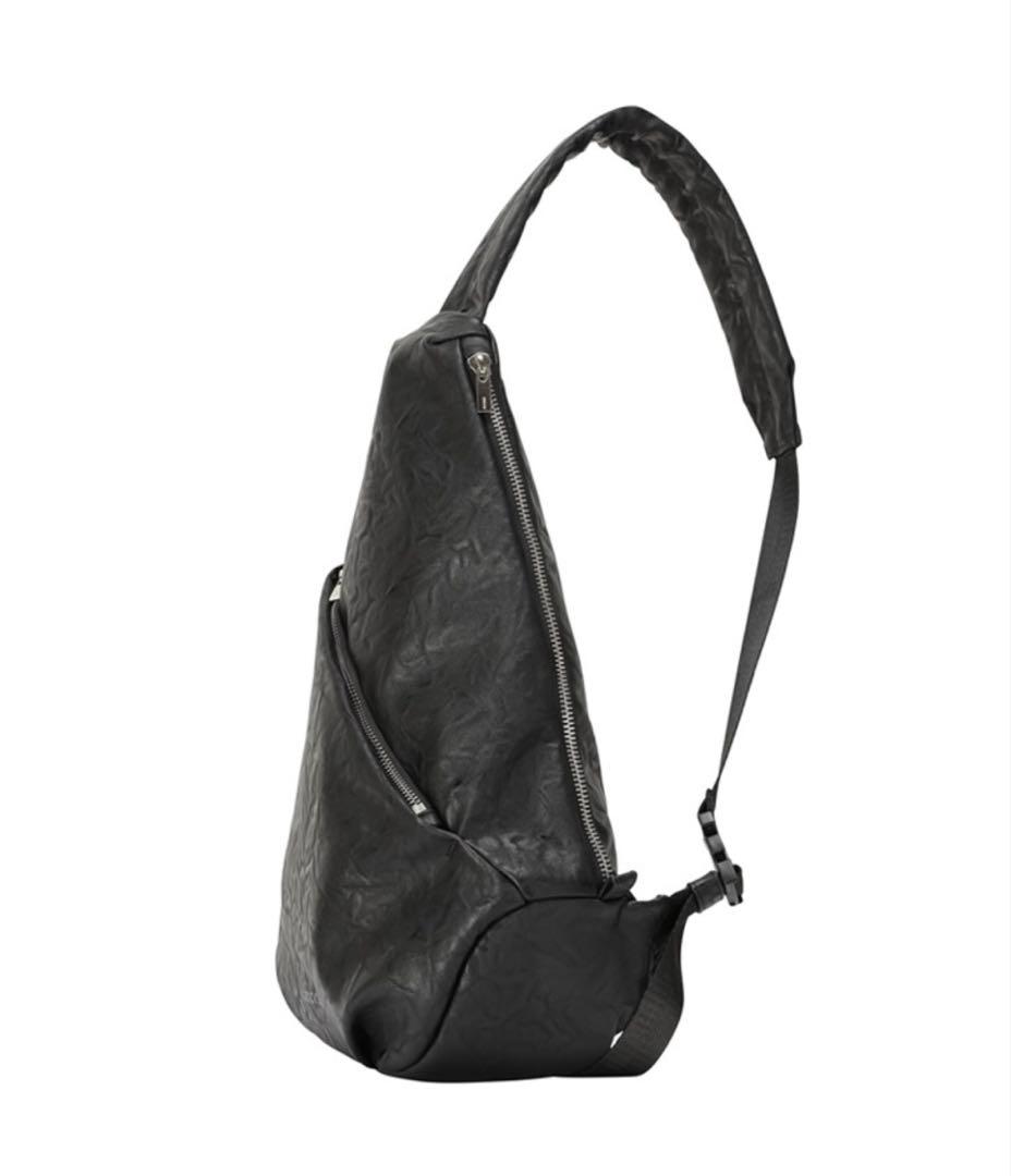 ユ*。様 ZUCCa / EMBOSSボディバッグ /　黒ブラック