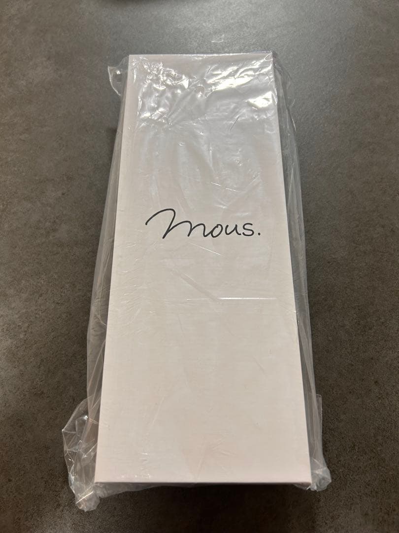 ノ*ブ様 mous. ELEBRU ヘアブラシ ホワイト　新品未開封