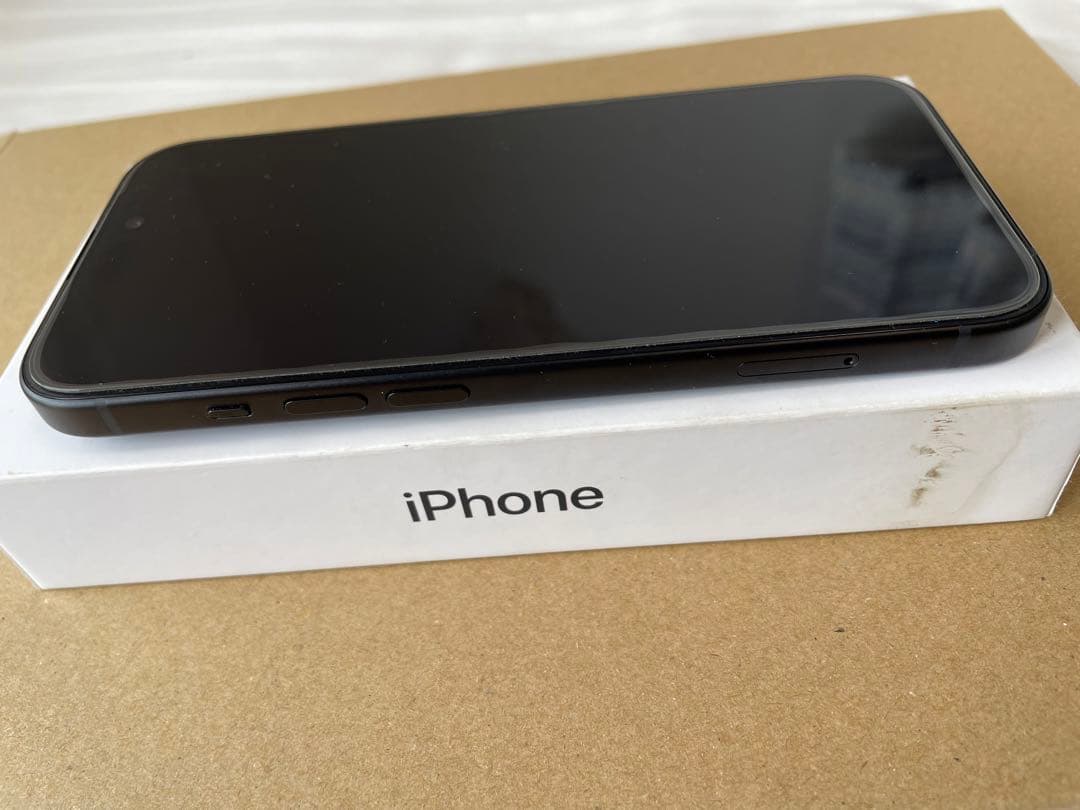 Redman　iPhone15本体　ブラック