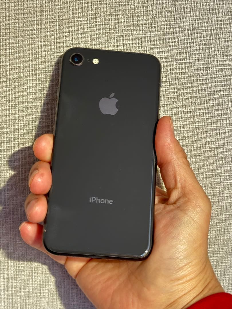 Apple iPhone 8 スペースグレー SIMフリー64GB