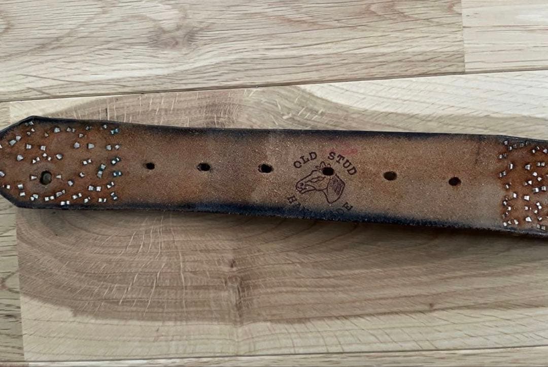 レザー　スタッズ　ベルト
