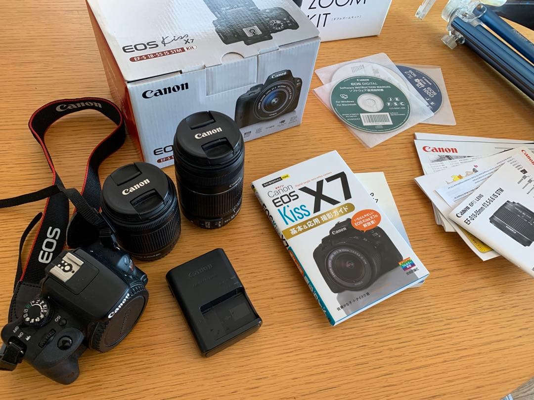 Canon EOS Kiss X7 レンズキット　備品全揃い　三脚、解説書つき