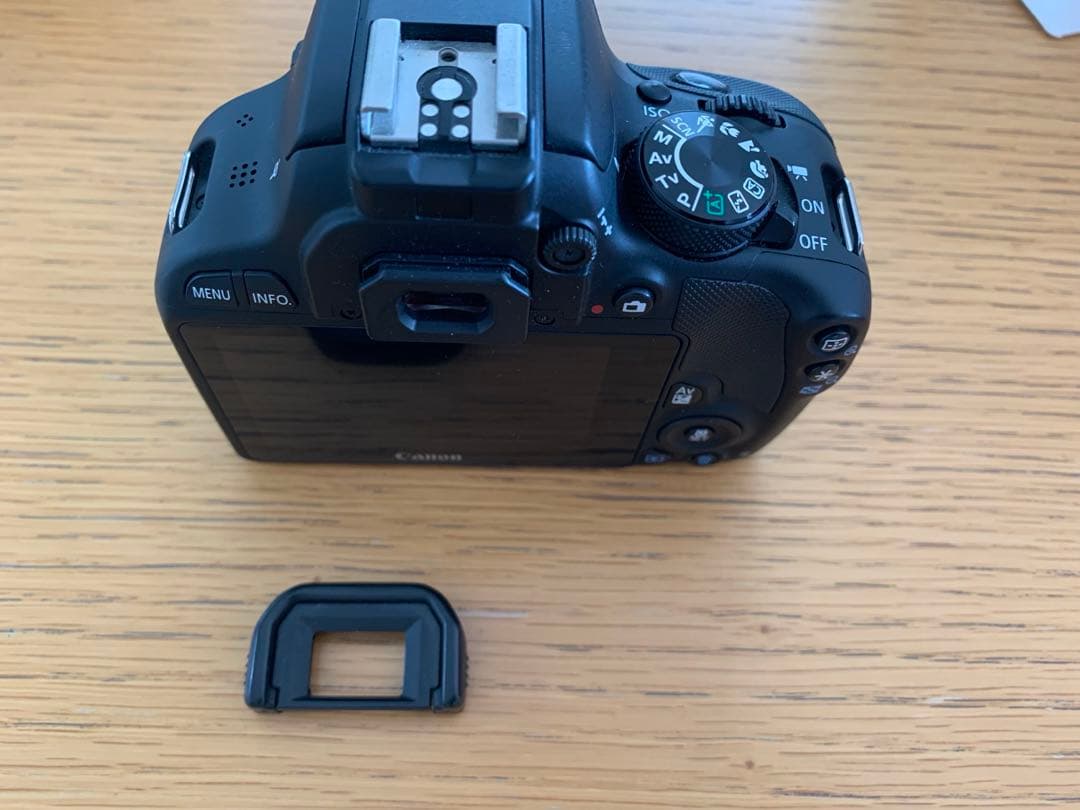 Canon EOS Kiss X7 レンズキット　備品全揃い　三脚、解説書つき