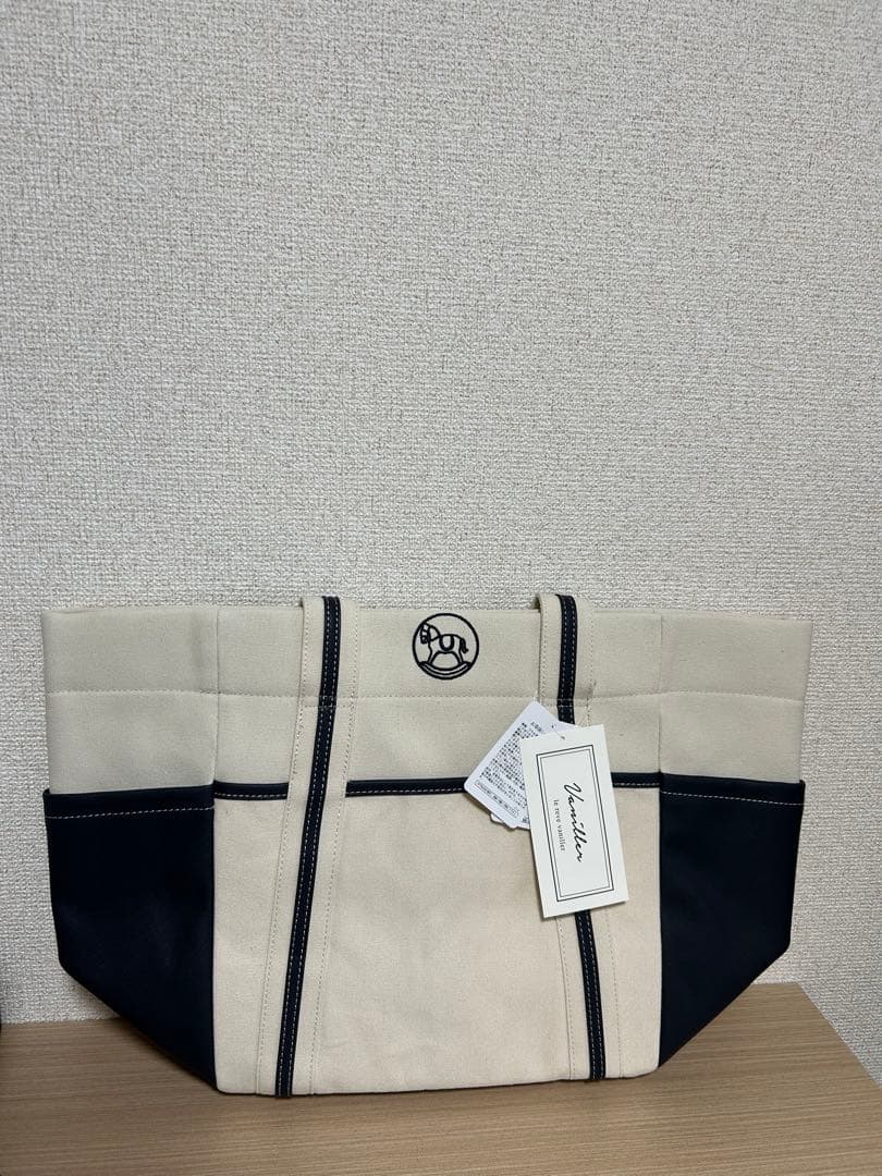 新品未使用　マザーズバッグ　vaniller 木馬モチーフ　ネイビー