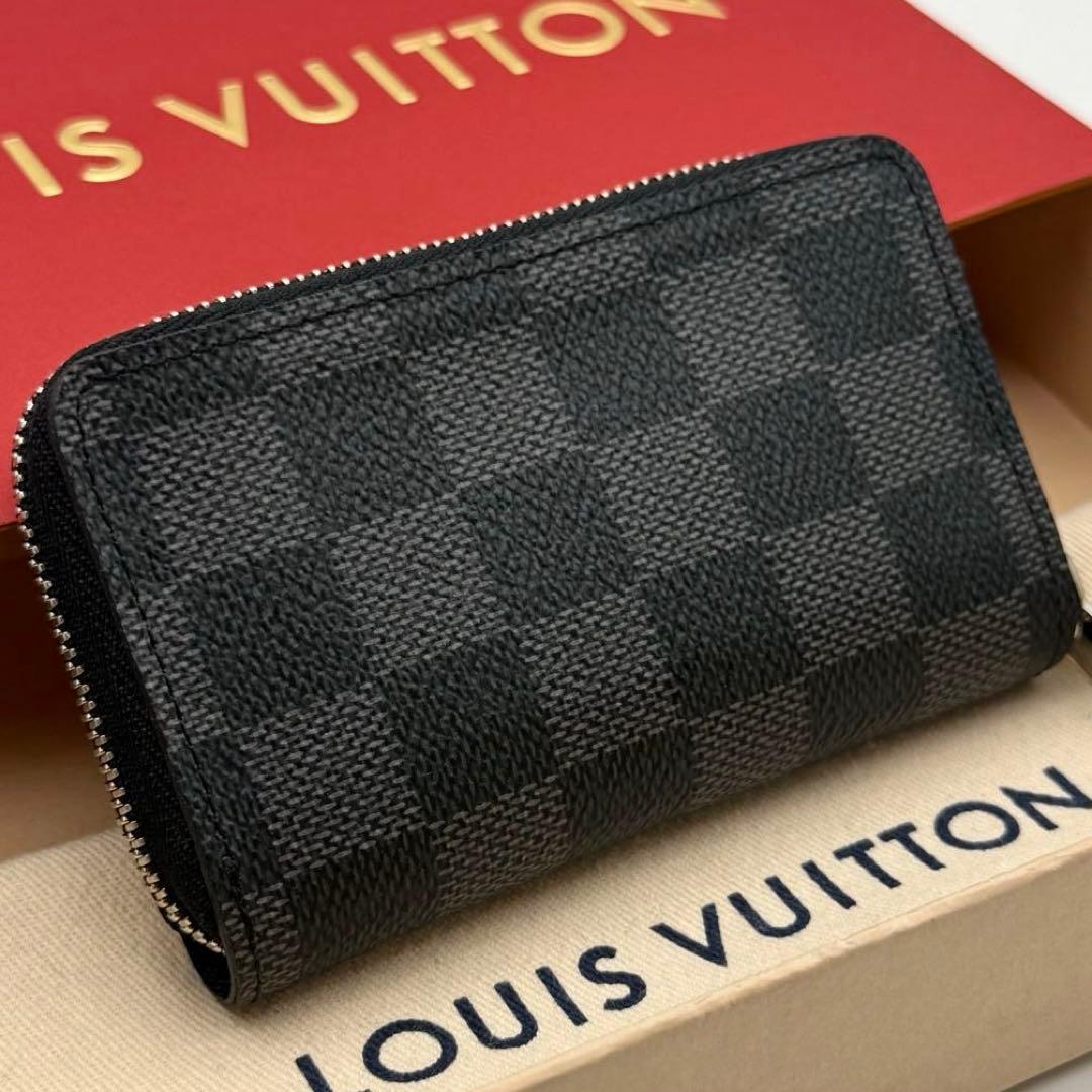【新品近い】ダミエ グラフィット ジッピーパース 小銭入れ ルイヴィトン