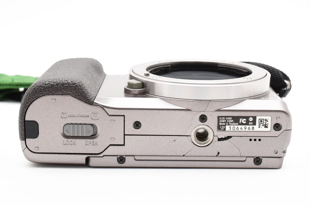 【並品】Sony α5100 レンズ2本 おまけつき