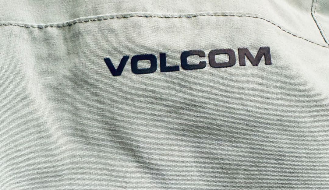 【未使用】VOLCOM GORE-TEX スノーボードパンツ 24-25 大人気