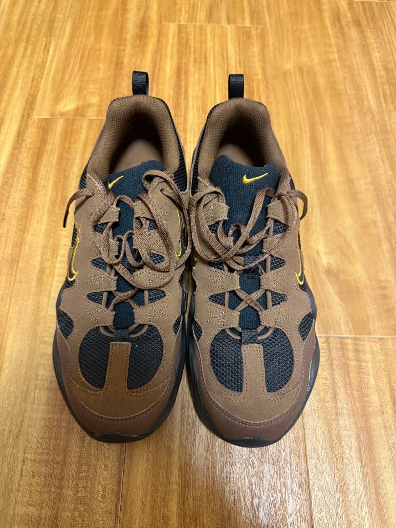 靴 NIKE Tech Hera Cacao Wow Blondine Black