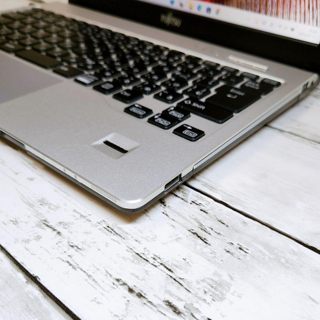 美品♡富士通 コンパクトノートパソコン メモリ12GB Corei5 高速SSD