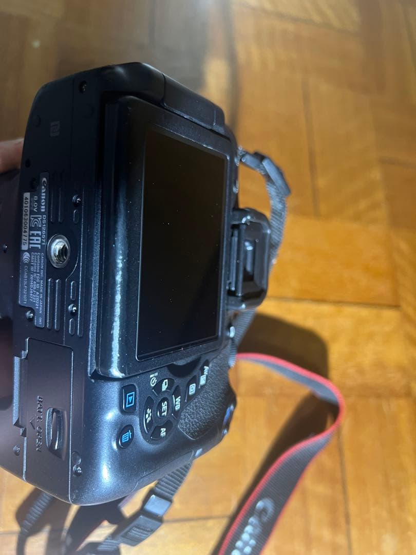 急ぎ（色々訳あり）Canon EOS Kiss X8i 本体 + 2レンズセット