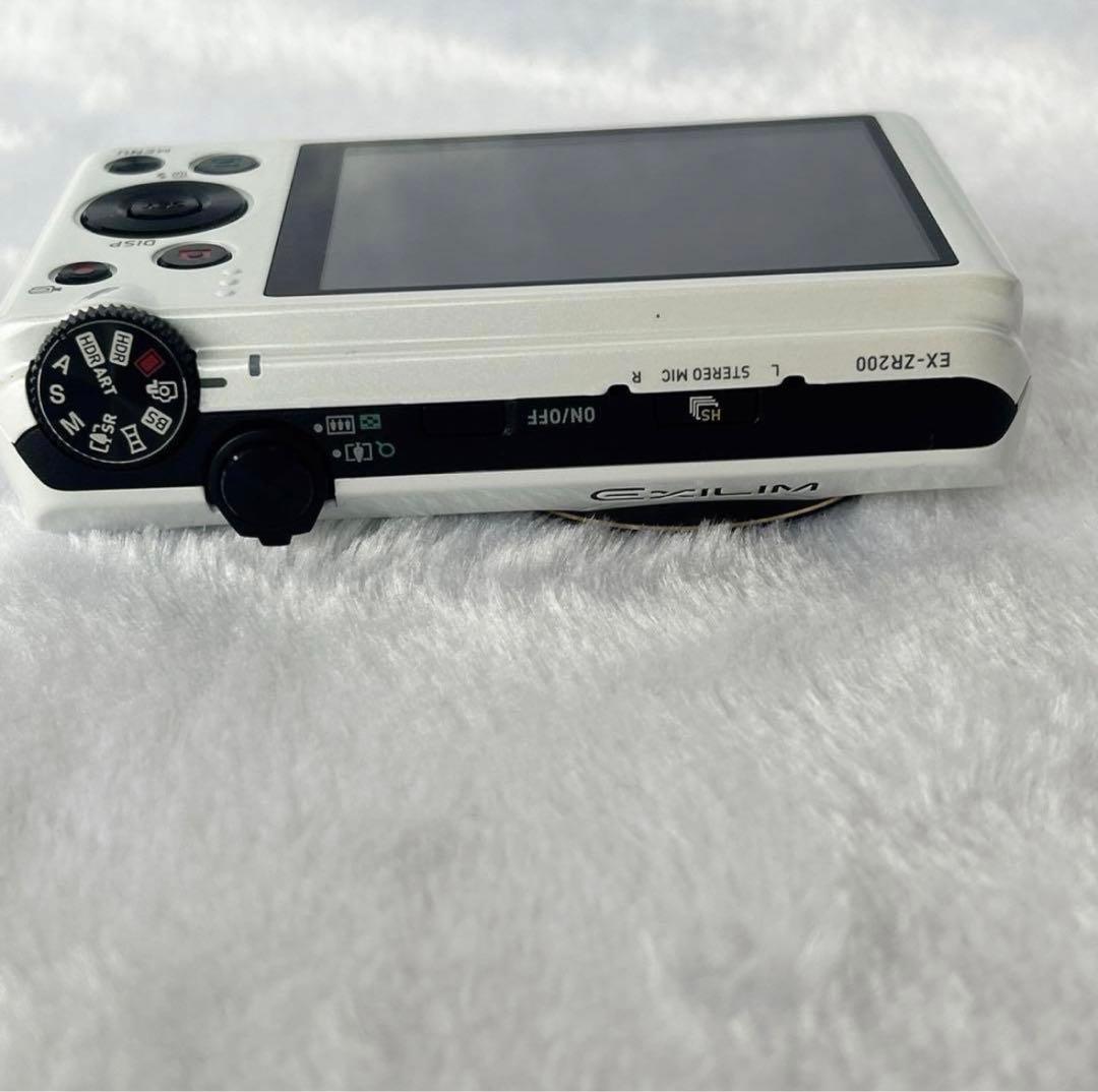 美品 CASIO カシオ EXILIM EX-ZR200 コンデジ 動作確認済