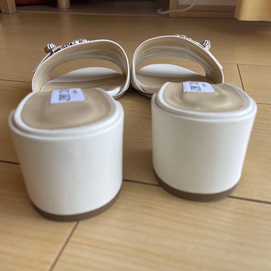 ジミーチュウ　ビジュー　ミュール　サンダル　白