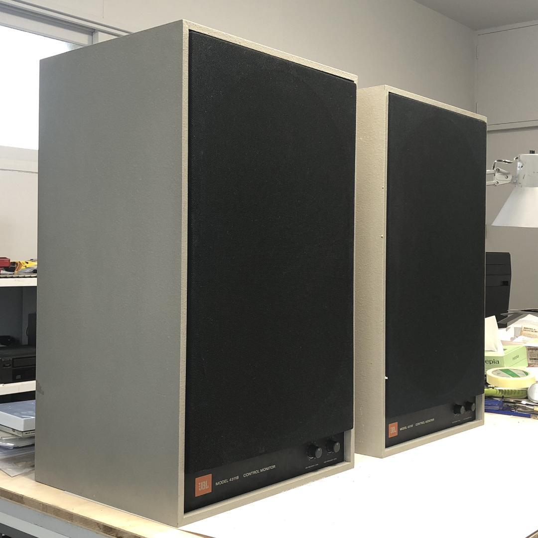 JBL 4311B スタジオモニター ペア　程度良好　美品　送料込み （L側）