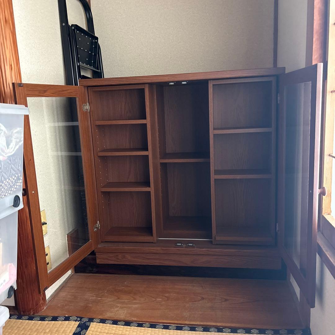 【送料込み】本棚　ガラス扉付き　内部スライド棚　棚高さ可変式