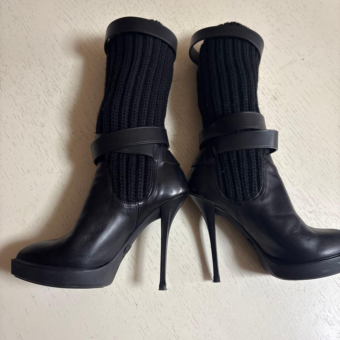 GUCCIバックル付きブラックニットロングブーツ