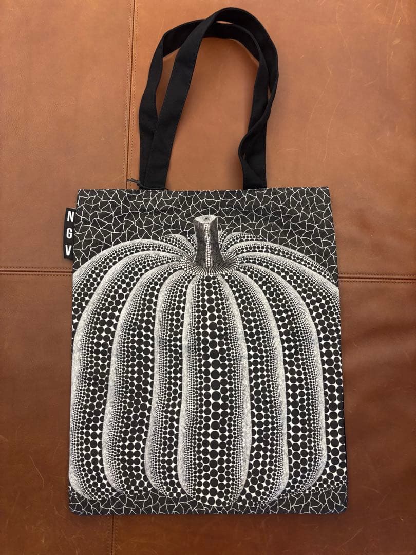 【限定品】草間彌生 かぼちゃ 黒トートバッグ ビクトリア国立美術館　コラボ