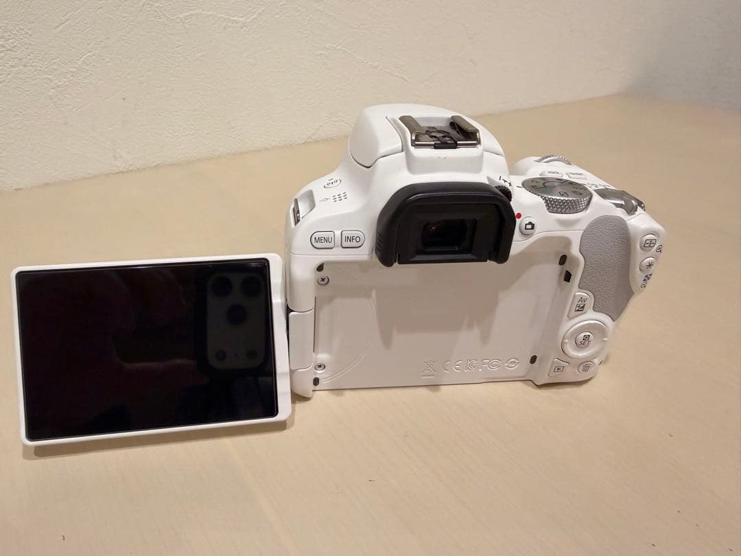 Canon デジタル一眼レフカメラ EOS Kiss X9 ホワイト