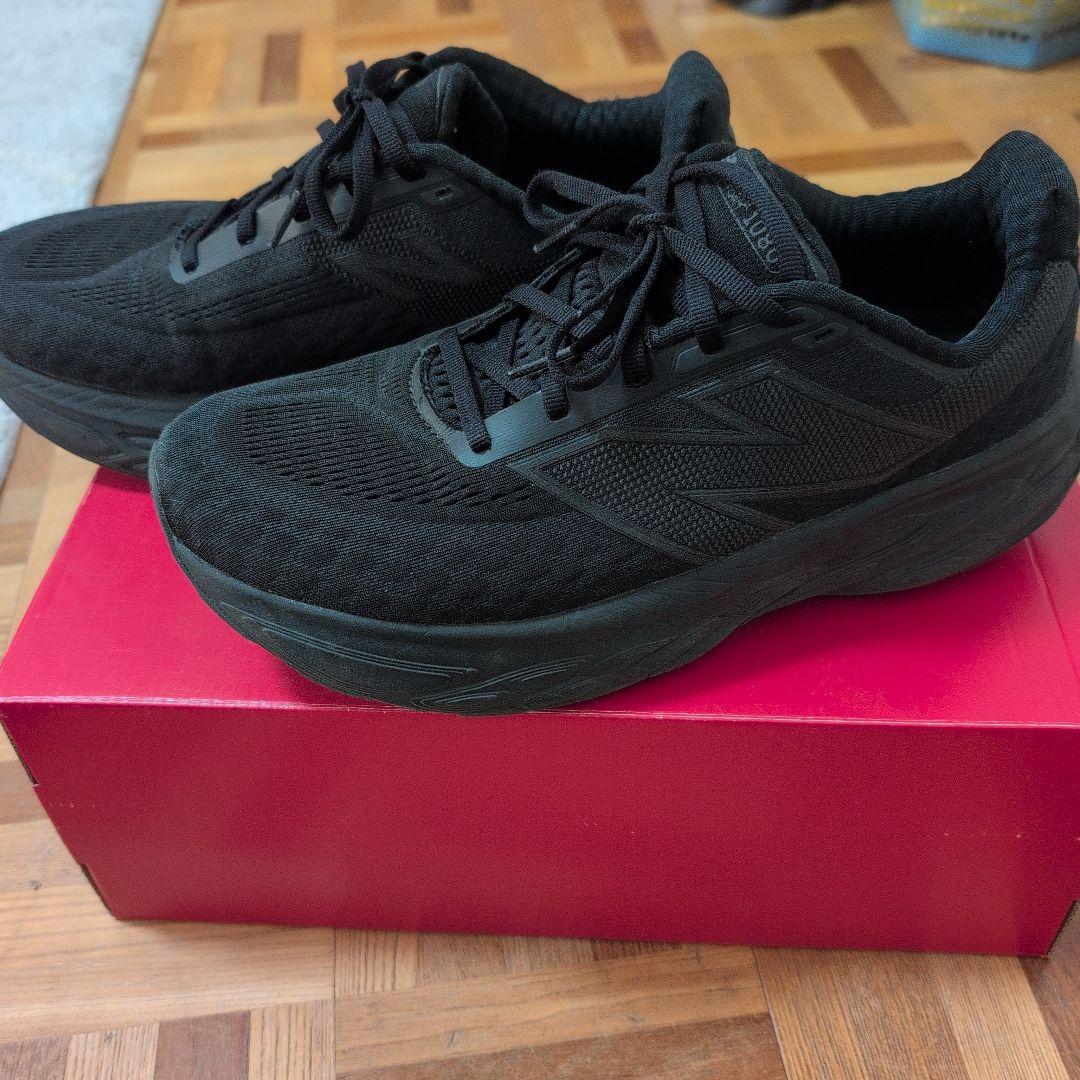 New Balance Fresh Foam ブラックスニーカー