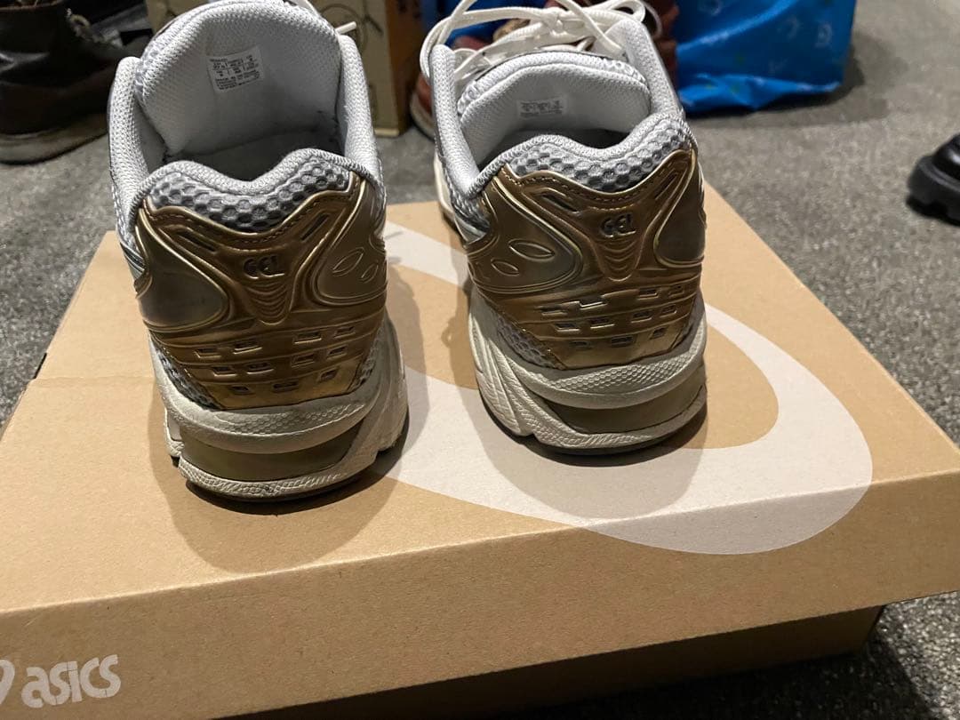 靴 asics GEL-KAYANO 14 WHITE/CREAM 27cm