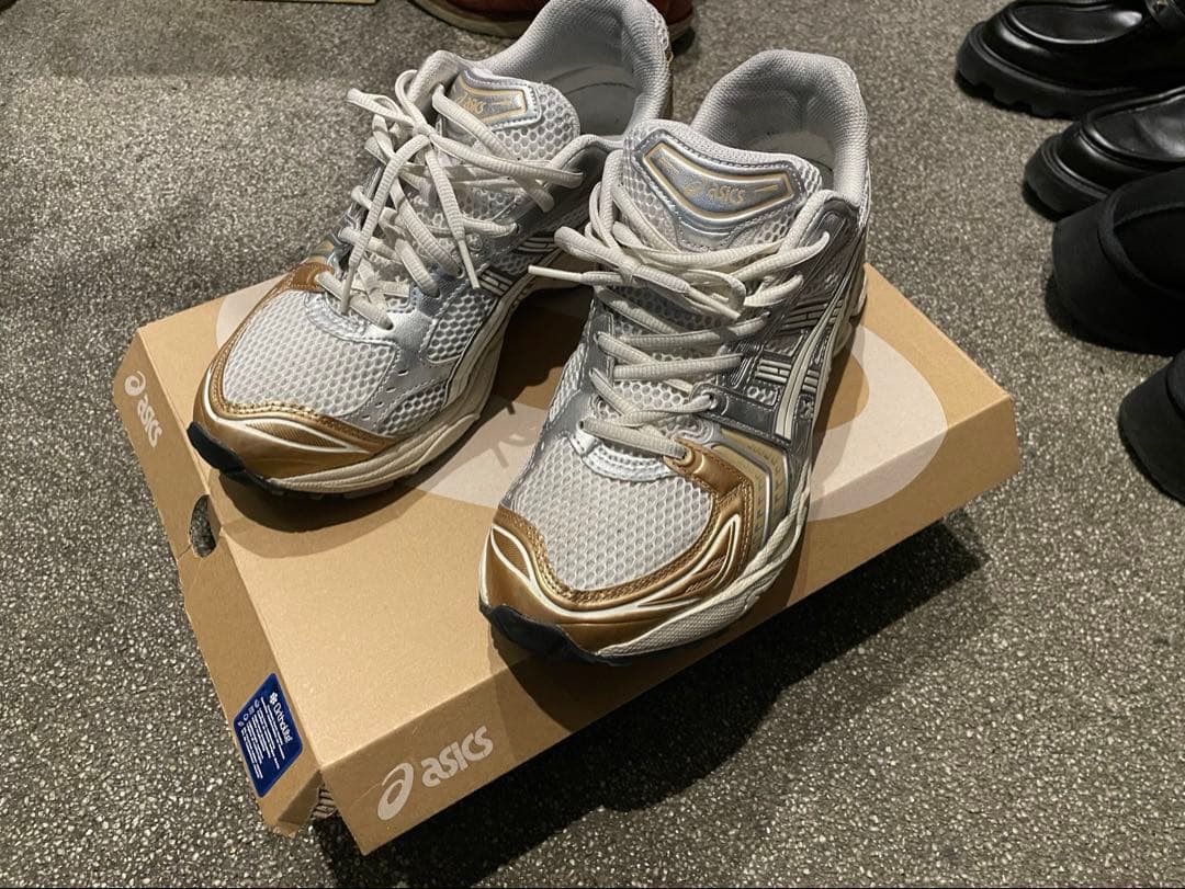 靴 asics GEL-KAYANO 14 WHITE/CREAM 27cm