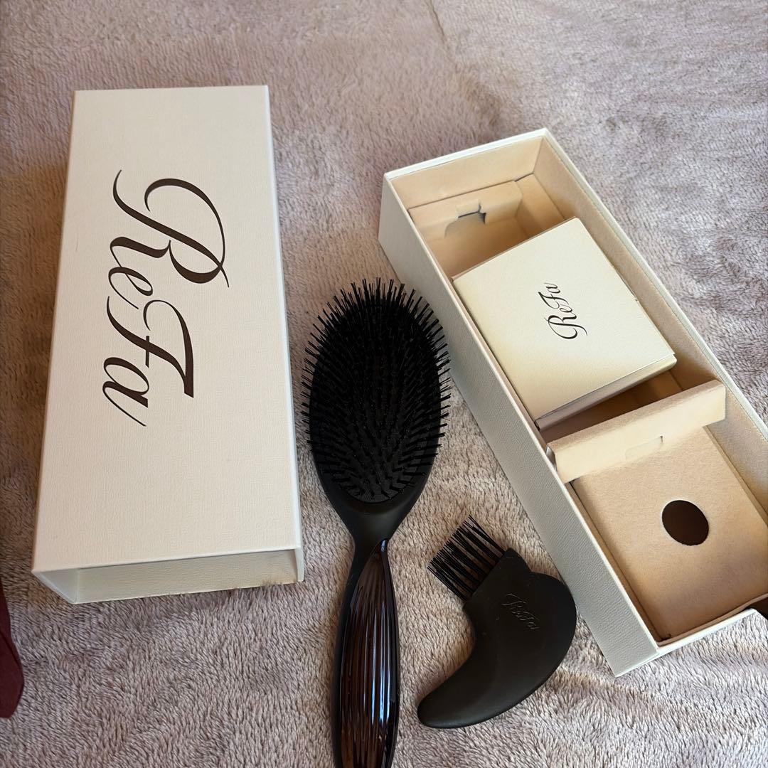 ReFa ブラックヘアブラシ + コーム定価28800円！