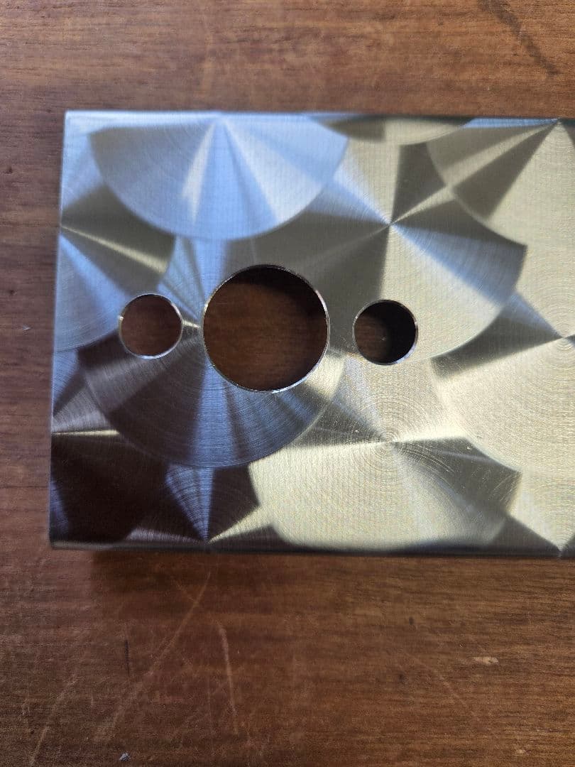 17スーパーグレート バッテリーケース　鱗ステンレスカバー