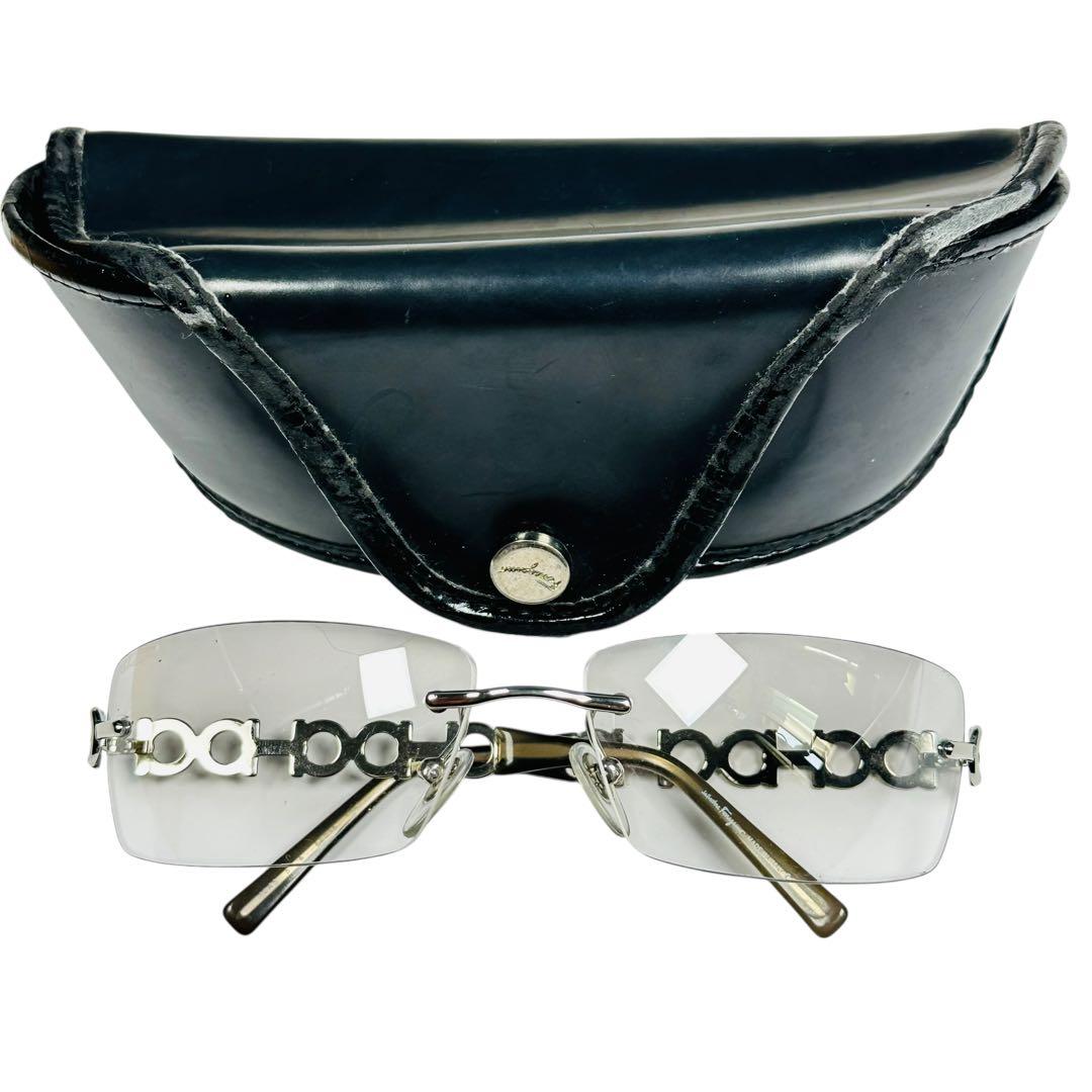 極美品 フェラガモ サングラス ガンチーニ 希少ロゴテンプル シルバー　1045