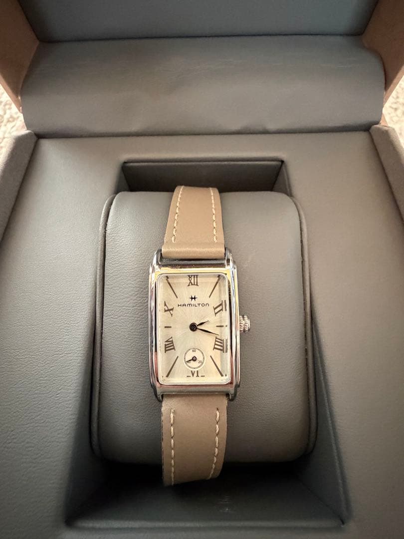 HAMILTON 長方形レディース時計 アイボリー
