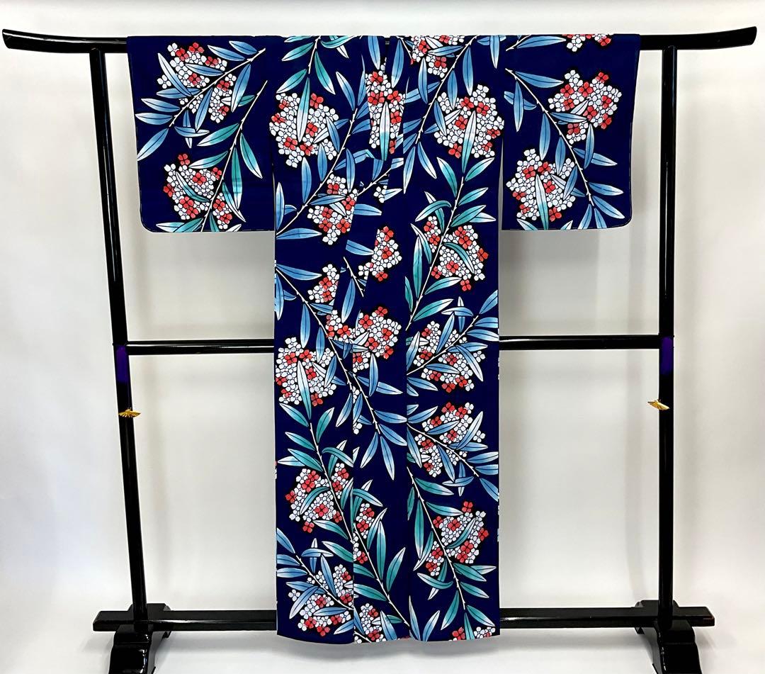 新品美品　昭和レトロ　藍染に夾竹桃が鮮やかで美味しい　注染浴衣
