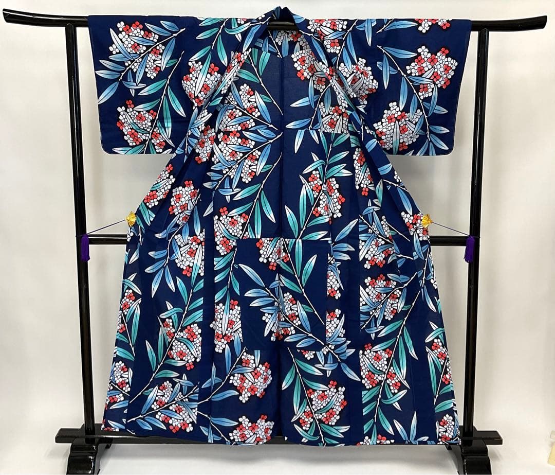 新品美品　昭和レトロ　藍染に夾竹桃が鮮やかで美味しい　注染浴衣