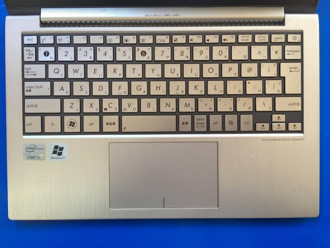 ASUS UX21E　薄型・コンパクトノートパソコン