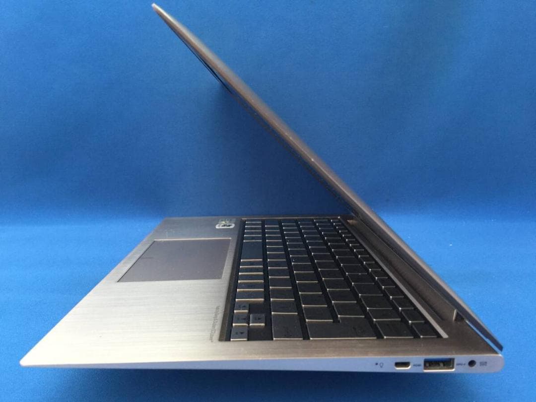 ASUS UX21E　薄型・コンパクトノートパソコン