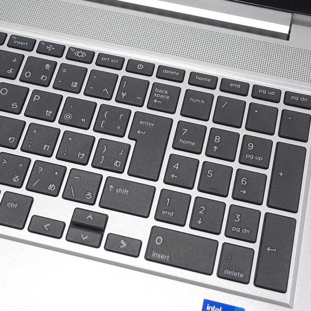 使用時間僅少で美品の東京生産✨１０コアの第１２世代コアｉ７に超高速ＳＳＤ搭載！✨