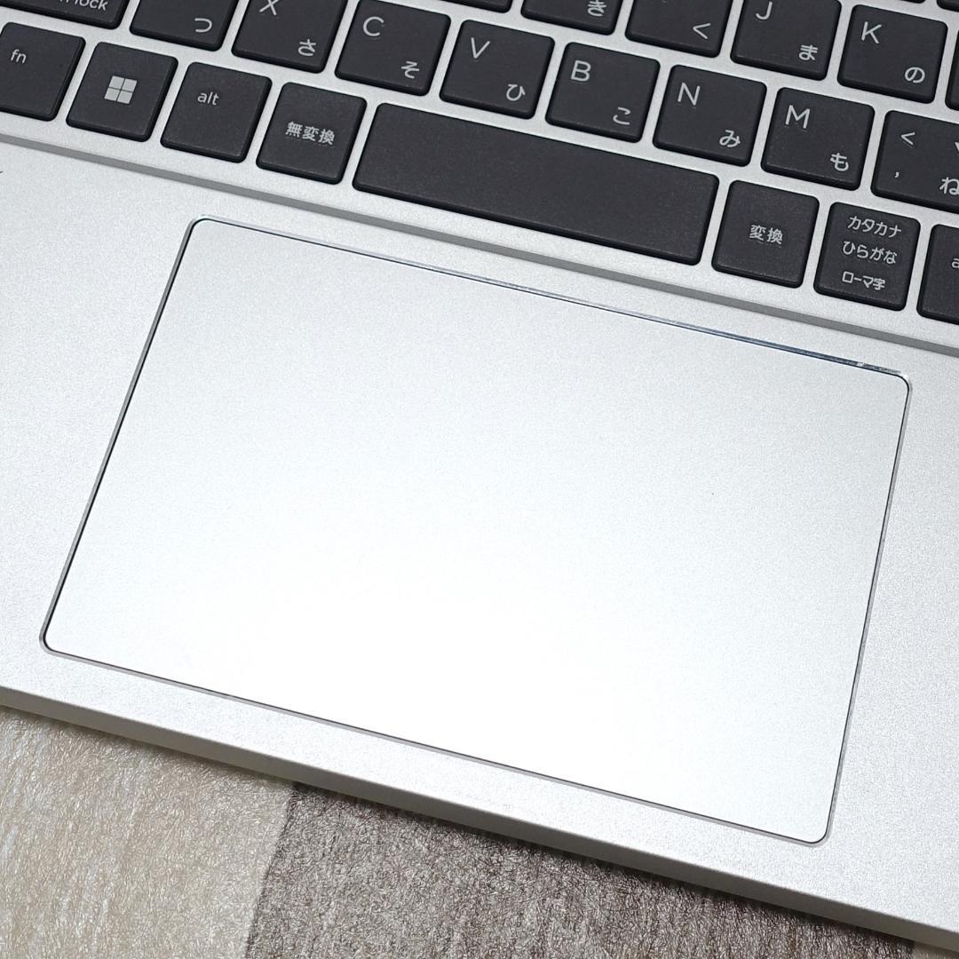 使用時間僅少で美品の東京生産✨１０コアの第１２世代コアｉ７に超高速ＳＳＤ搭載！✨