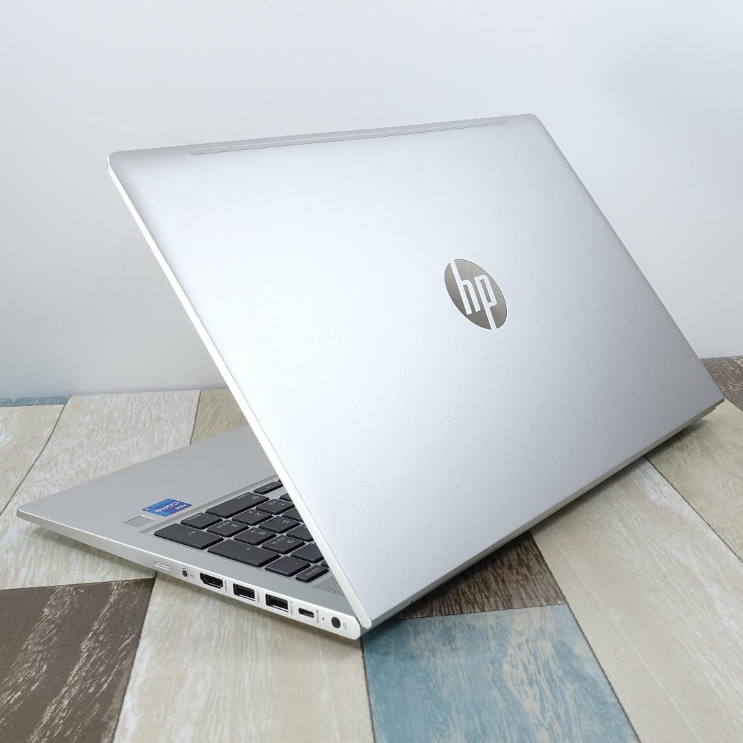 使用時間僅少で美品の東京生産✨１０コアの第１２世代コアｉ７に超高速ＳＳＤ搭載！✨