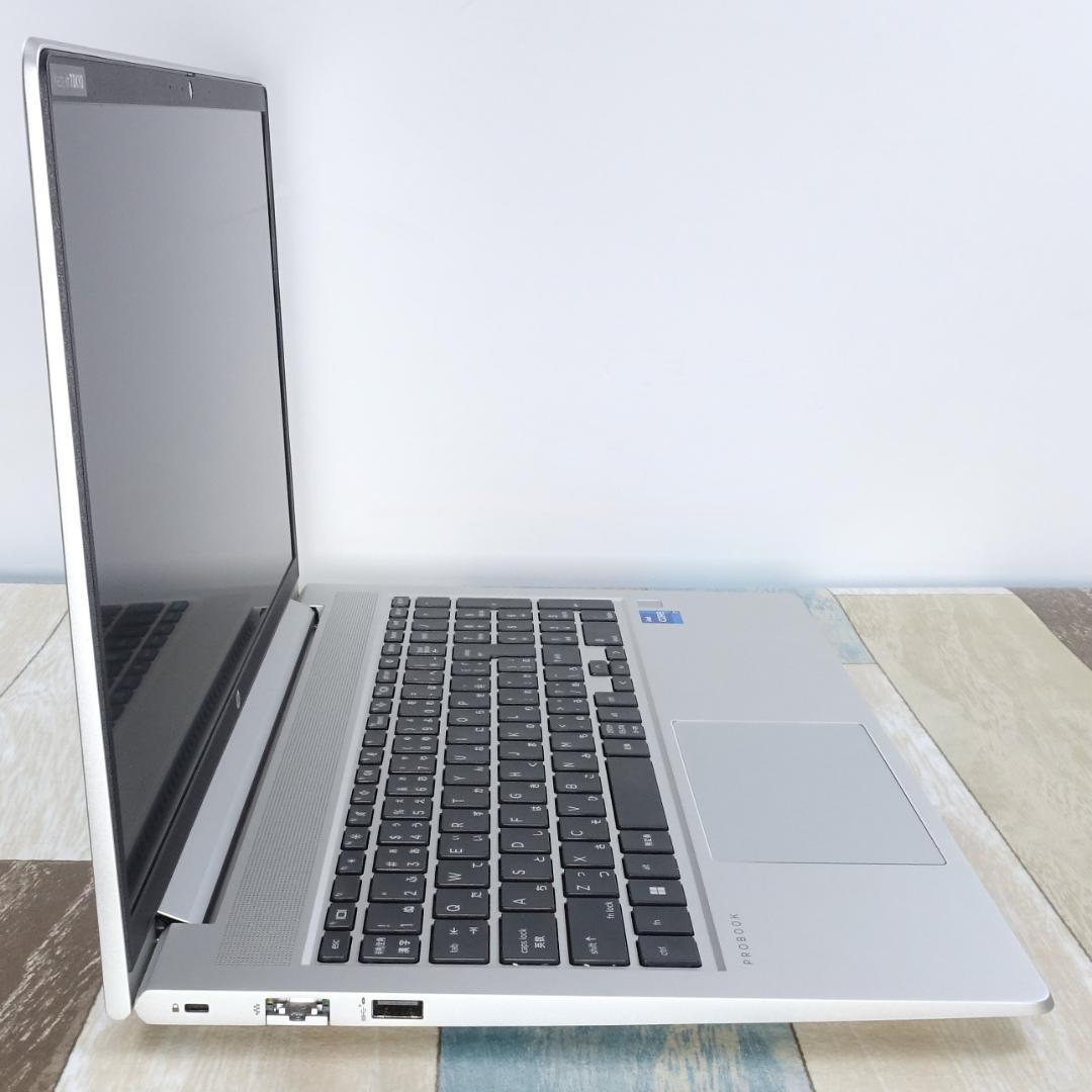 使用時間僅少で美品の東京生産✨１０コアの第１２世代コアｉ７に超高速ＳＳＤ搭載！✨