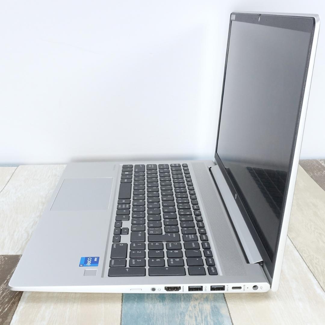 使用時間僅少で美品の東京生産✨１０コアの第１２世代コアｉ７に超高速ＳＳＤ搭載！✨