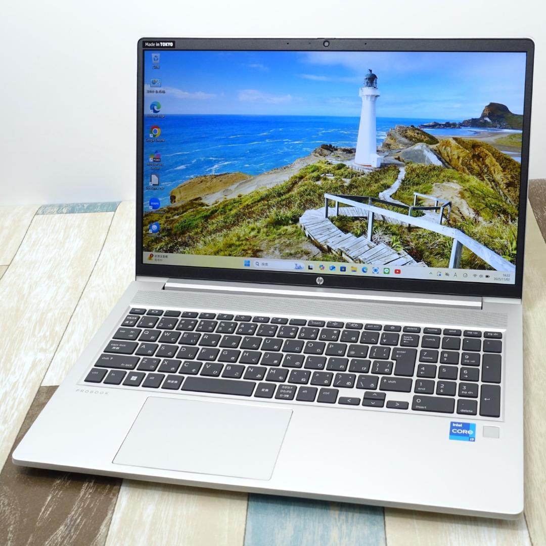 使用時間僅少で美品の東京生産✨１０コアの第１２世代コアｉ７に超高速ＳＳＤ搭載！✨