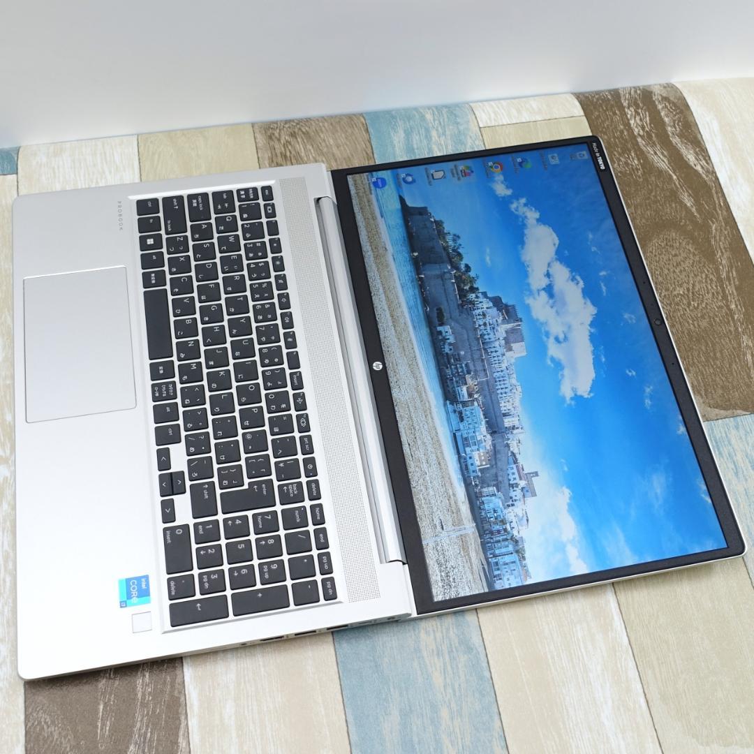 使用時間僅少で美品の東京生産✨１０コアの第１２世代コアｉ７に超高速ＳＳＤ搭載！✨