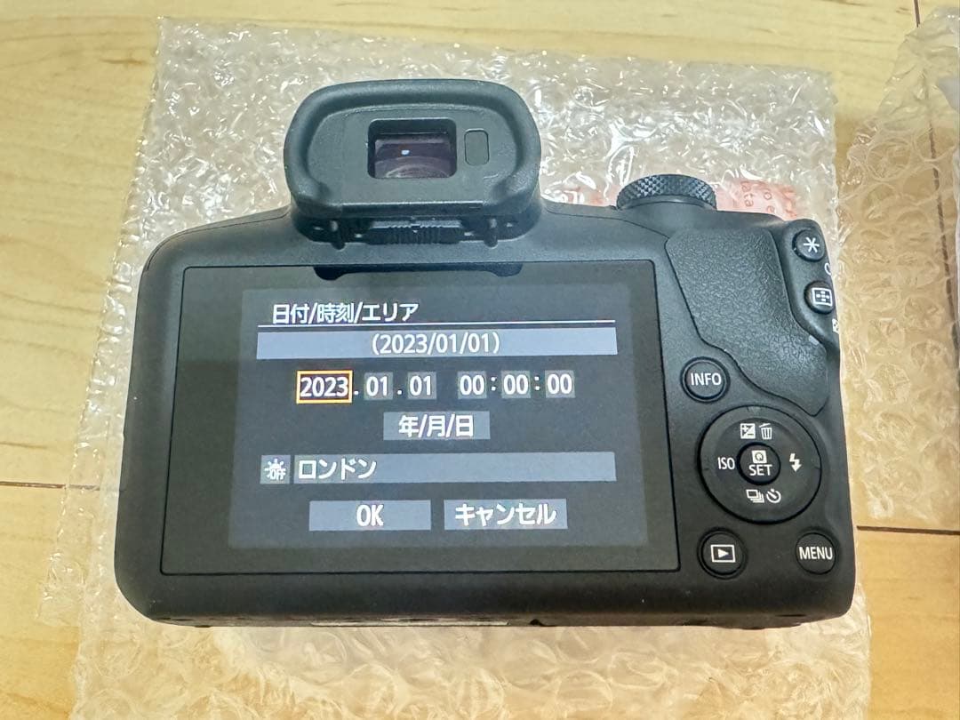 Canon キヤノン EOS R100 ミラーレスカメラ ダブルズームキット