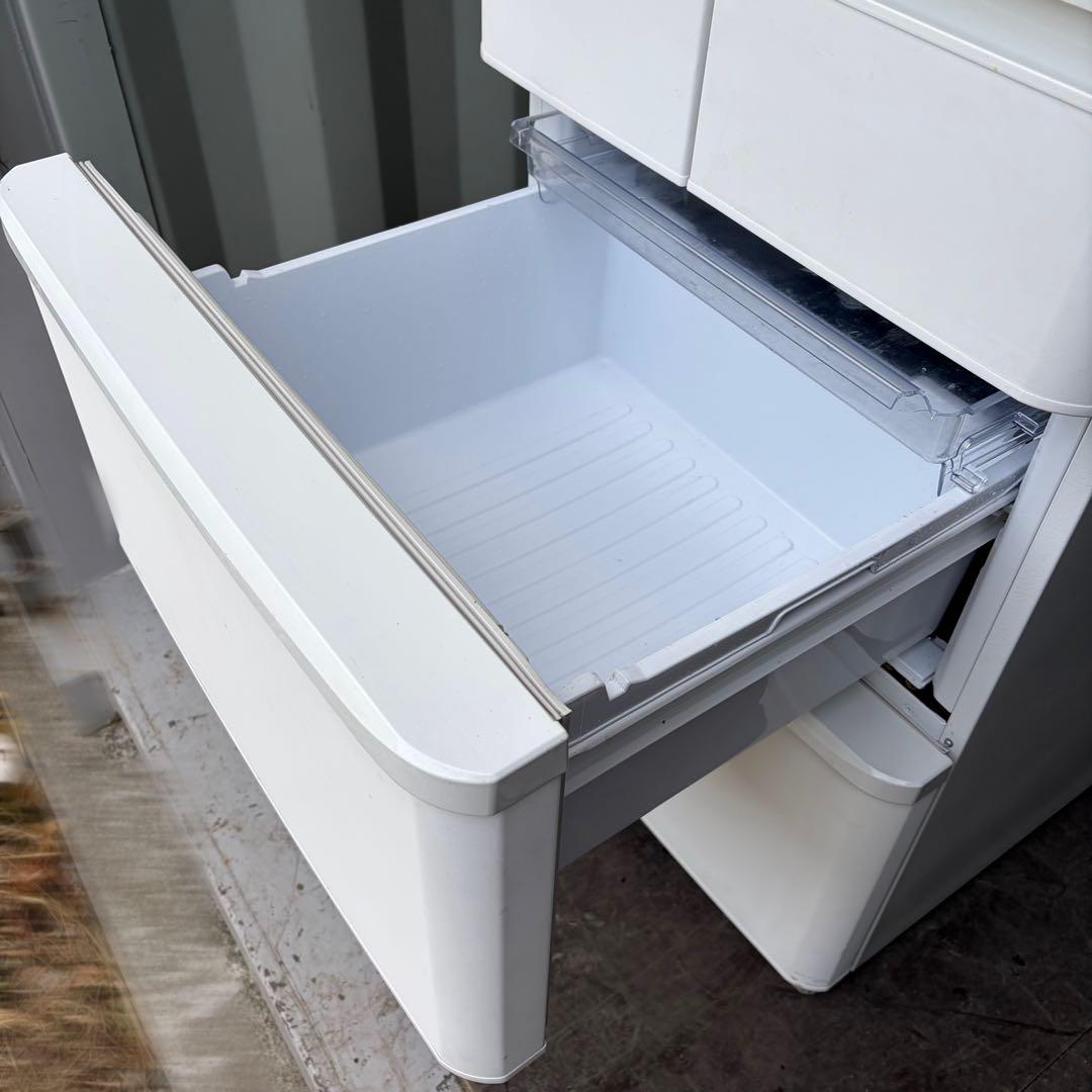 運搬取付無料！超美品マットオフホワイト純正SHARP清潔スリム冷蔵庫！完動品！