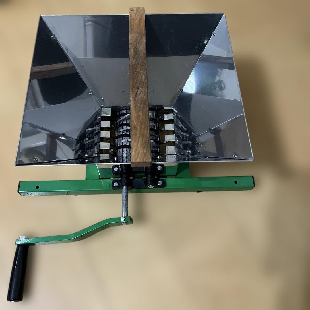 食品粉砕機 手動式 ステンレス製ホッパー